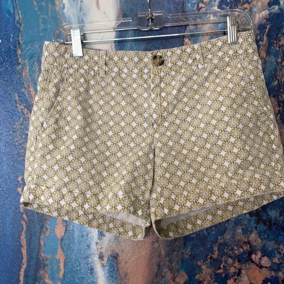 Banana Republic- Sweet Sunshine Chambray Mandala Print Shorts, Size 4 - Picture 2 of 12